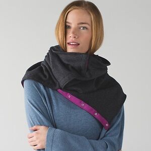 Lululemon Vinyasa Scarf Velour
Heathered Black / Deep Coal Purple Trim NWOT